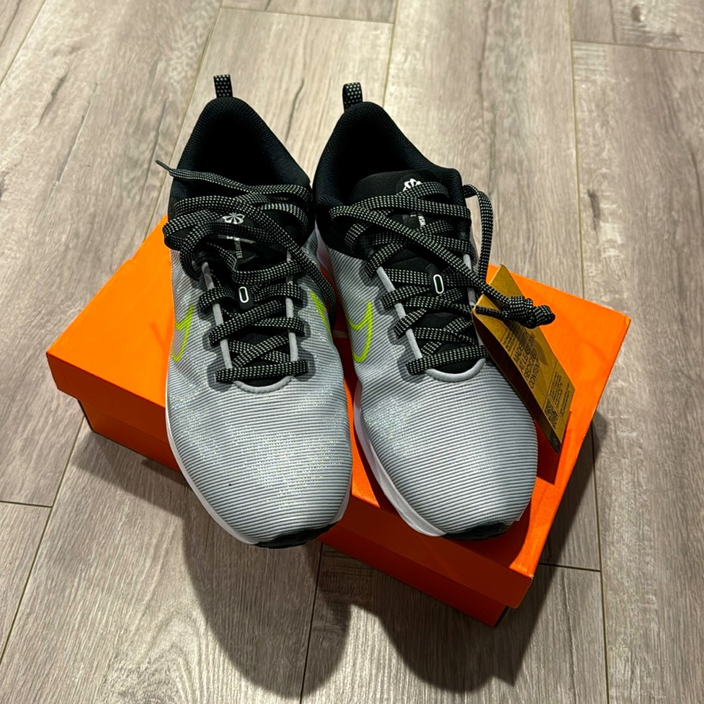Nike Downshifter 12 Wolf Grey Volt Running Shoes Men 8.5 Women 10 NWT